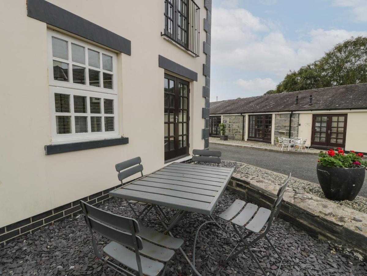 Whistle Stop Apartment Porthmadog Eksteriør billede
